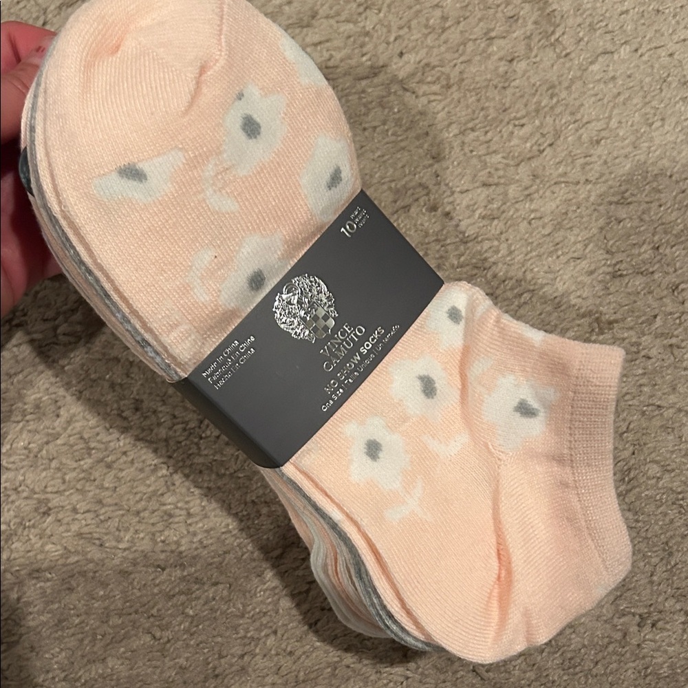 Vince Camuto No show Socks 10 pairs OS NWT